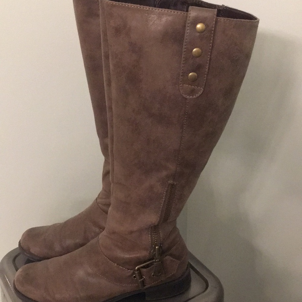 Brown A2 knee boots
